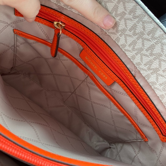 Michae Kors Purse - Picture 3 of 8